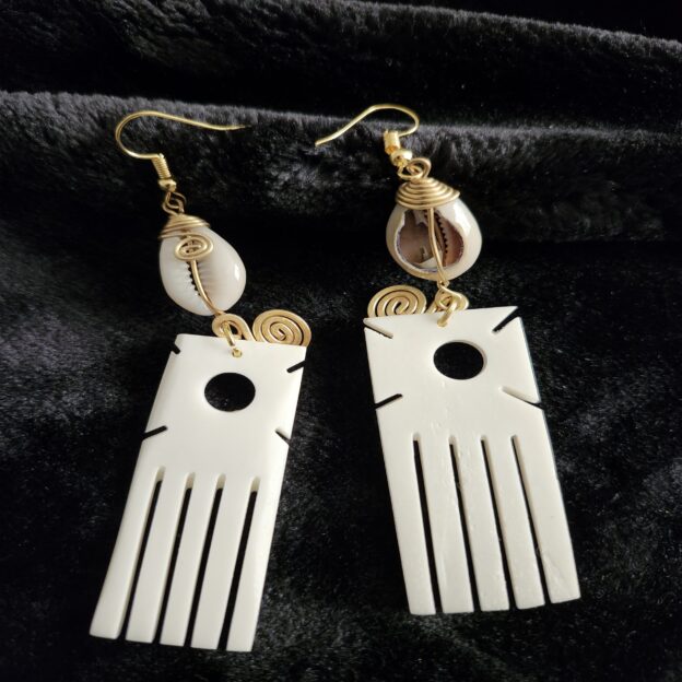 Vintage Seashell Comb Dangling Earring-Unfinished